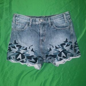 Levi’s Denim Women's Shorts with Embroidered Geometric Pattern size 28